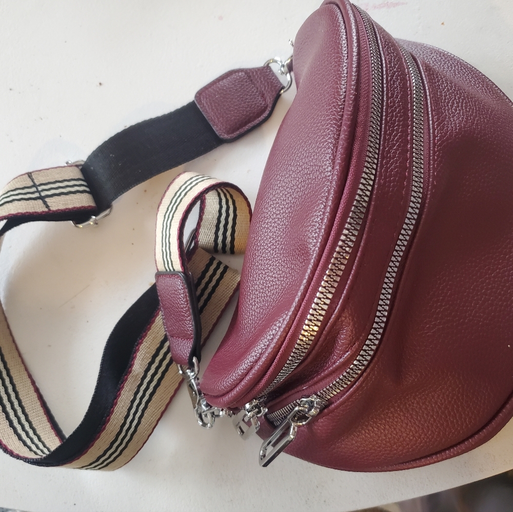 SOLD. Stylish Burgundy Leather unisex bag